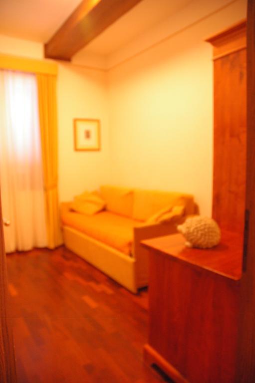 Hotel Rutiliano Πιέντσα Δωμάτιο φωτογραφία