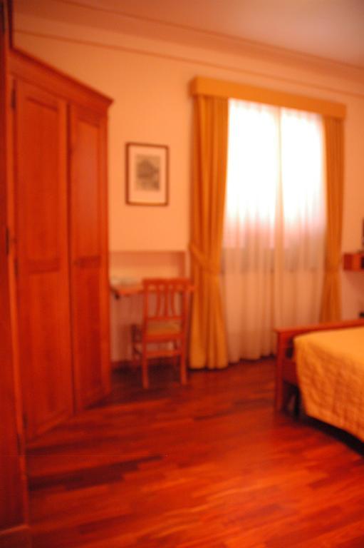 Hotel Rutiliano Πιέντσα Δωμάτιο φωτογραφία