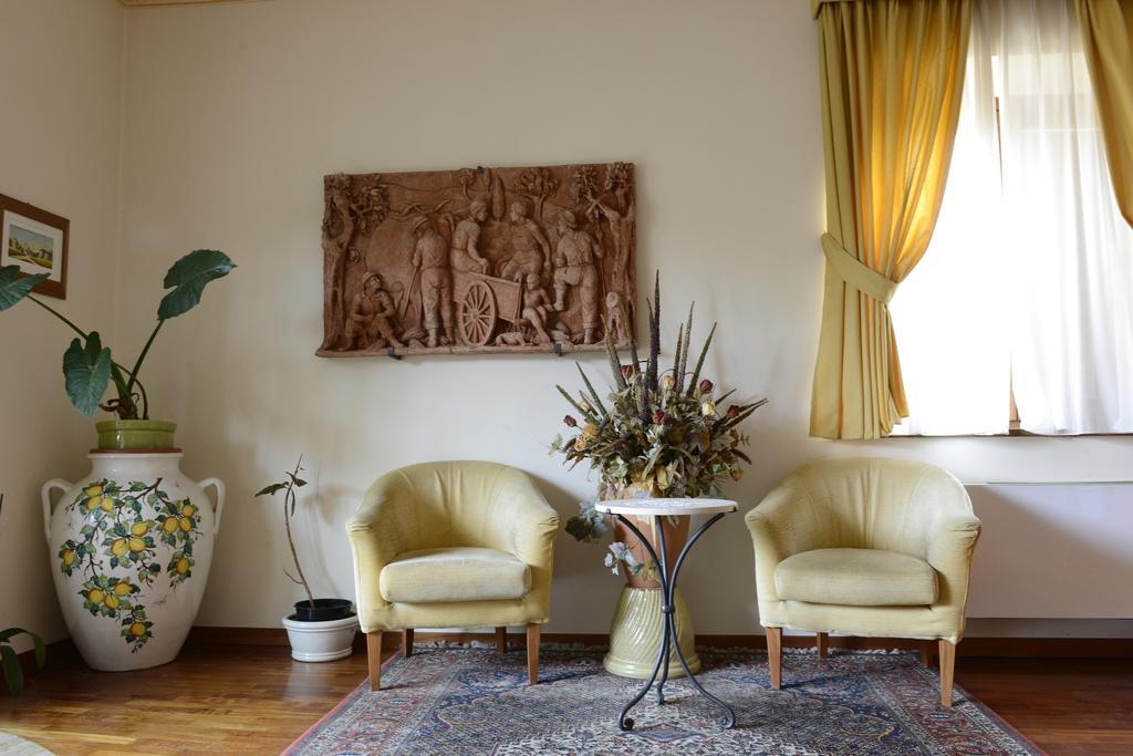 Hotel Rutiliano Πιέντσα Εξωτερικό φωτογραφία