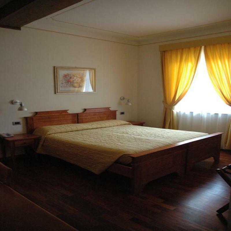 Hotel Rutiliano Πιέντσα Εξωτερικό φωτογραφία